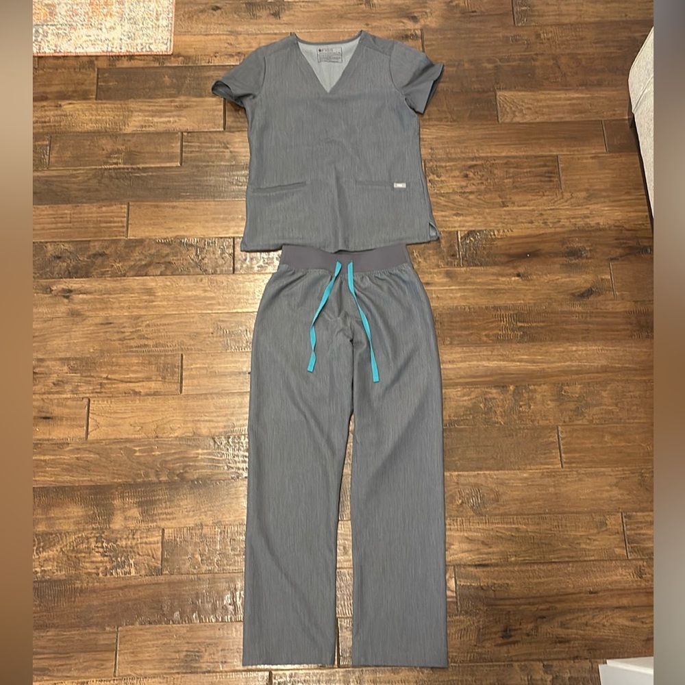 Figs technical gray scrub set